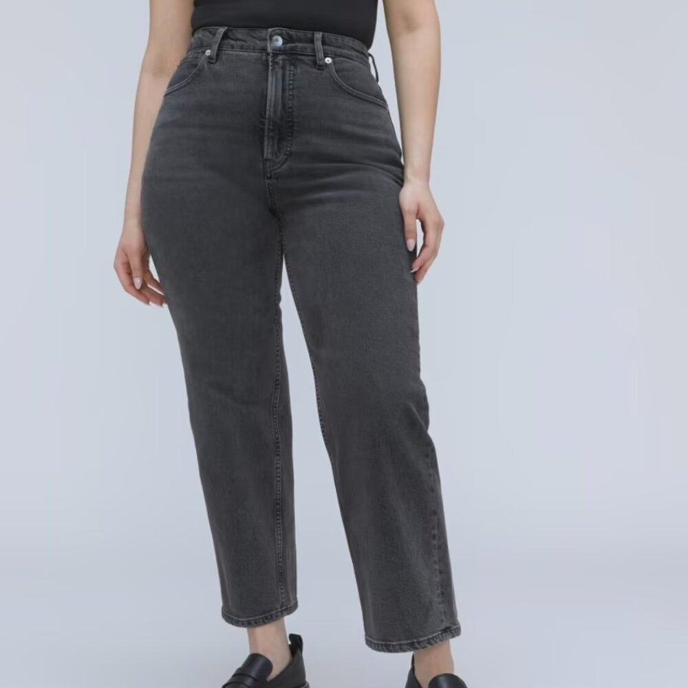 Everlane Curvy Way-High Jean in Washed Black